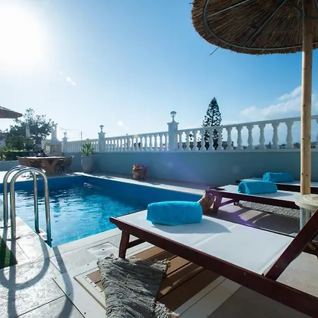 Virginia, Heated Pool, *